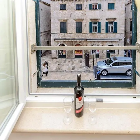 Stradun بيت ضيافة 3*